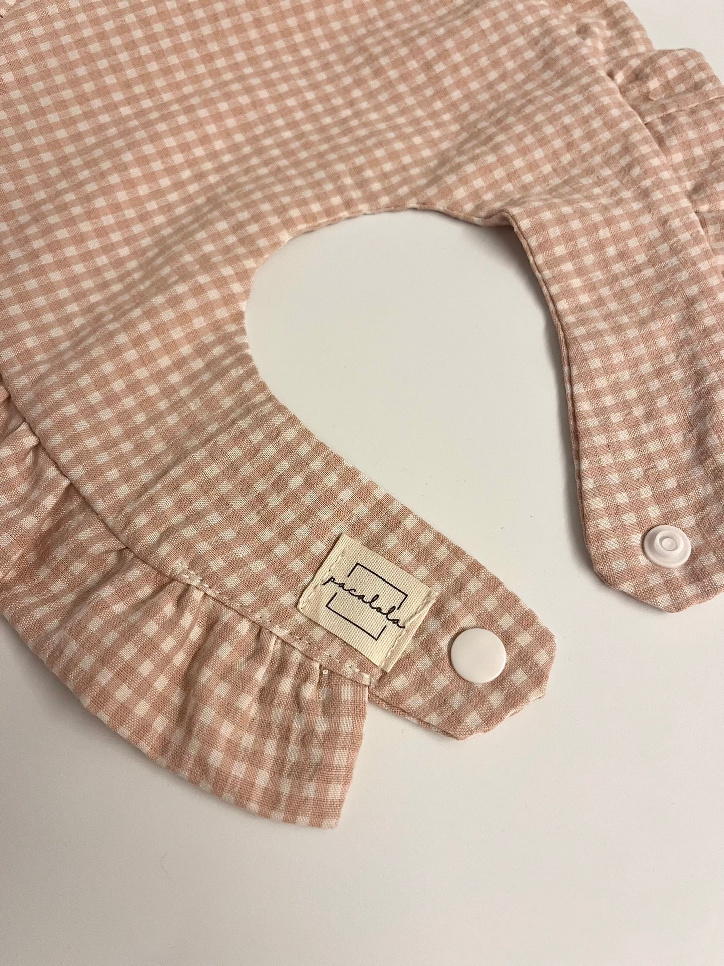 Babero Volante Bicolor Nude